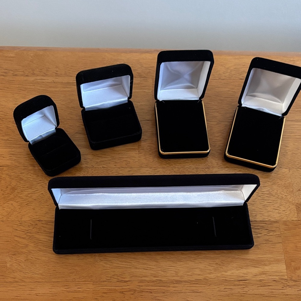 Elegant Black Jewelry Boxes Set